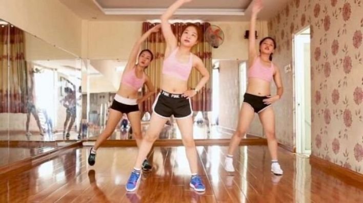 Vòng hai của chị em sẽ trở nên thon gọn và săn chắc hơn nếu thường xuyên áp dụng bài tập này