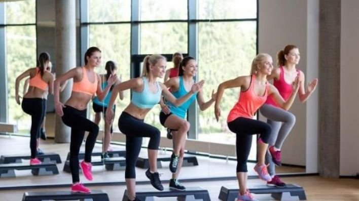 Với nhiều người hiện nay thì chạy nâng cao đùi đã không còn là bài thể dục quá xa lạ
