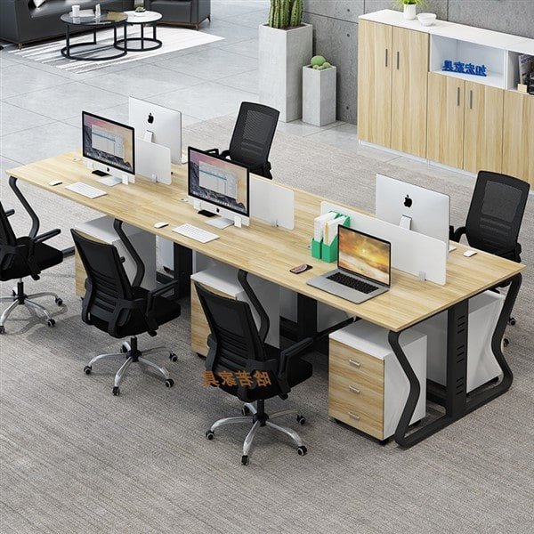 bàn làm việc để thuận tiện cho công việc