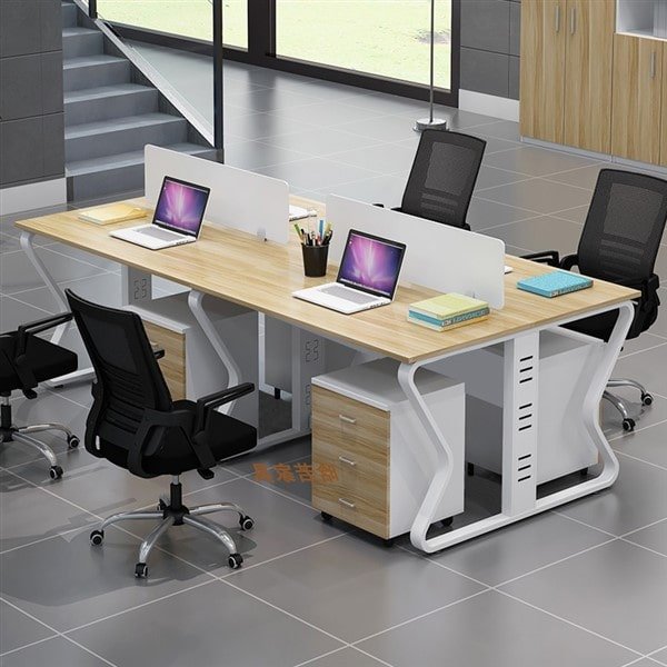 bàn làm việc để thuận tiện cho công việc