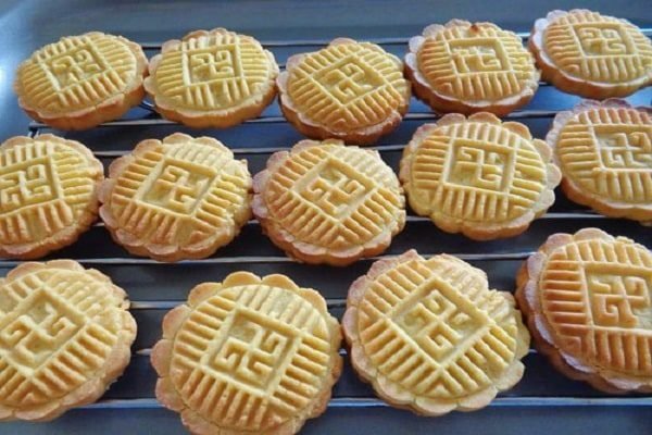 bánh đậu xanh mới ra lò