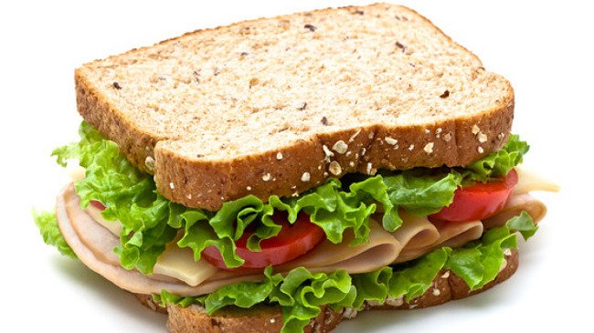 Món bánh mì sandwich kẹp trứng xúc xích