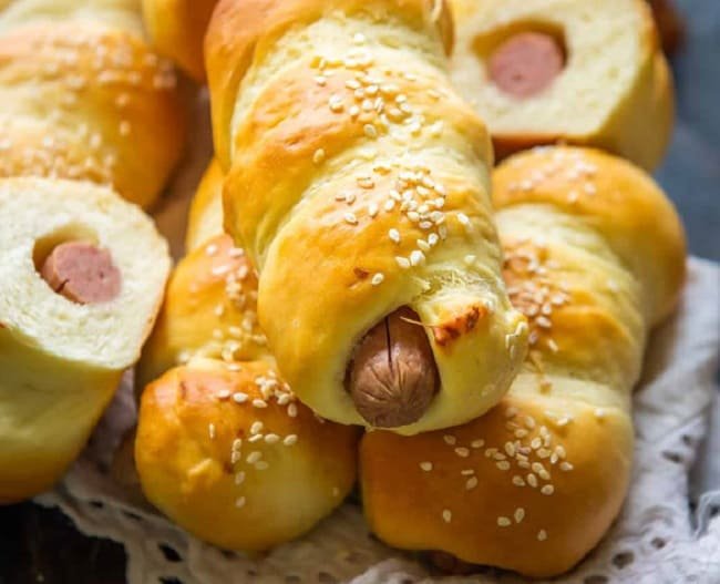 Món bánh mì xúc xích bơ Món bánh mì xúc xích bơ