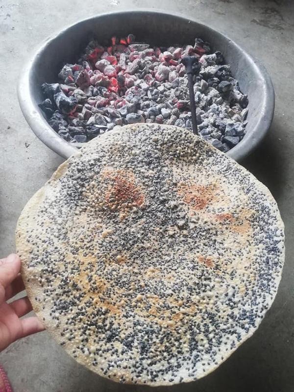 Bánh tráng gạo mè ngon