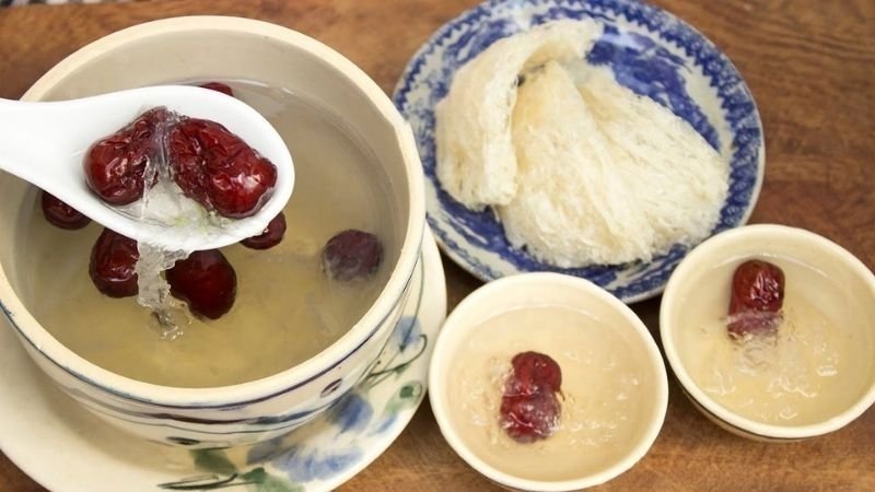 Yến chưng đường phèn táo đỏ Yến chưng đường phèn táo đỏ