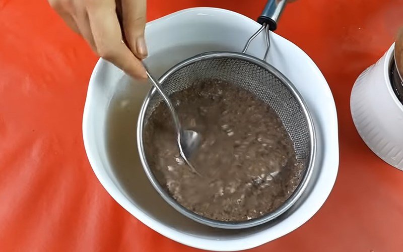 Hình nguyên liệu lọc cua đồng qua rây