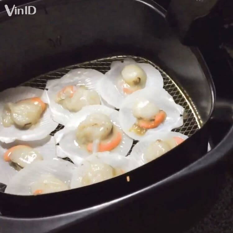 Nướng sò điệp bằng nồi chiên không dầu Nướng sò điệp bằng nồi chiên không dầu