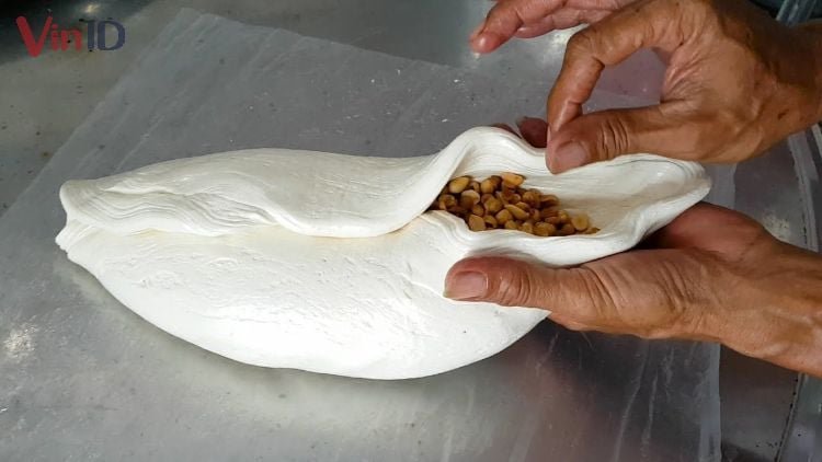 Bọc kín nhân kẹo kéo