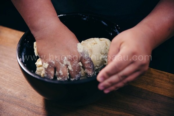 bột làm vỏ bánh trung thu