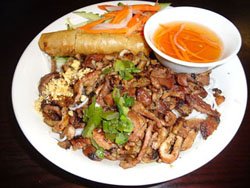 Bún chả giò