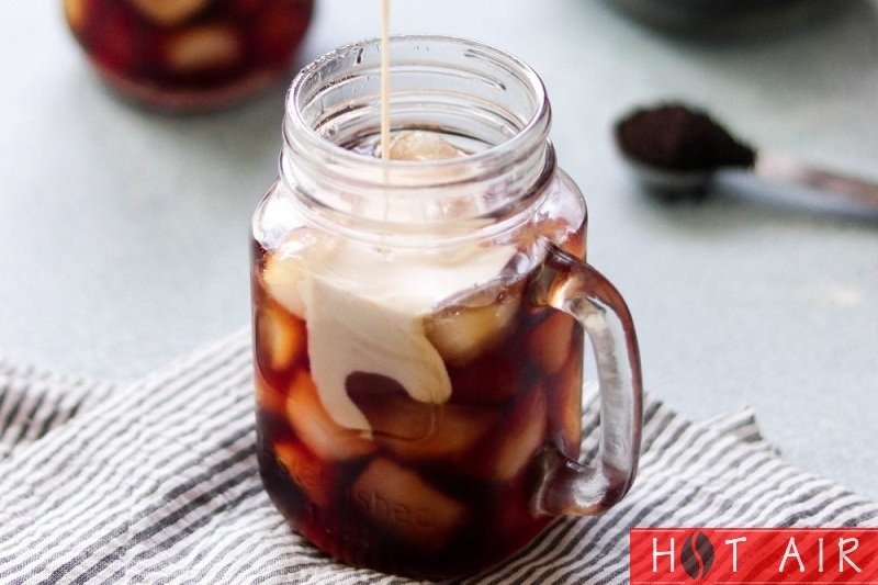 Bước 5 - Cách pha cafe cốt dừa đá