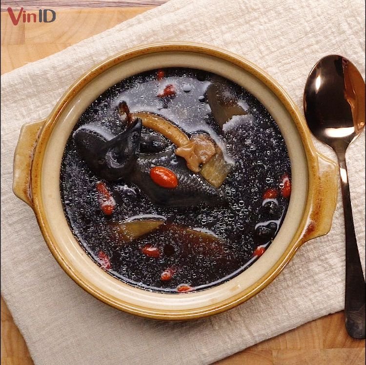 Gà ác hầm thuốc bắc