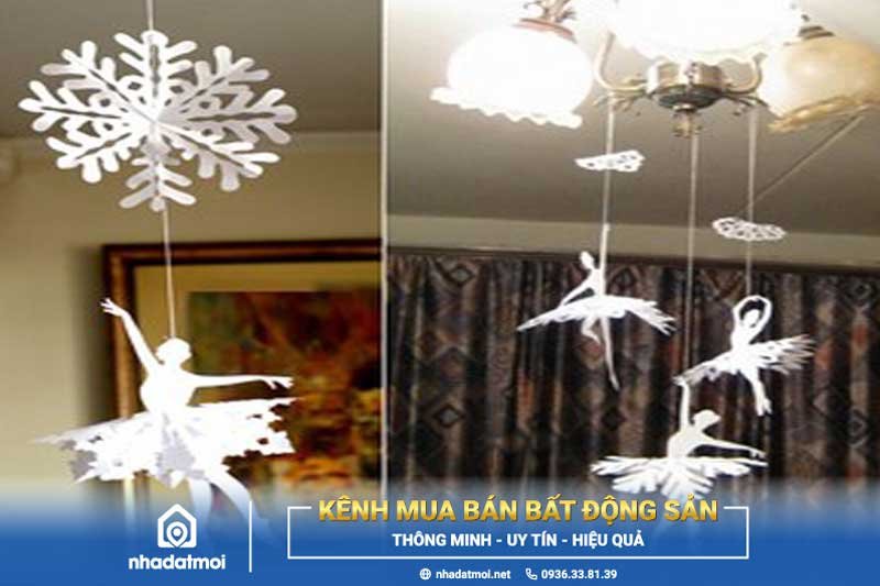 Tạo hình bông tuyết cô gái và bông tuyết rất đẹp, phù hợp để trang trí Giáng sinh