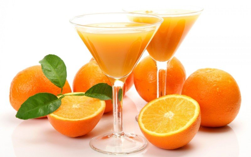 Dùng nước cam dưỡng cho móng chắc khỏe, nhanh dài hơn