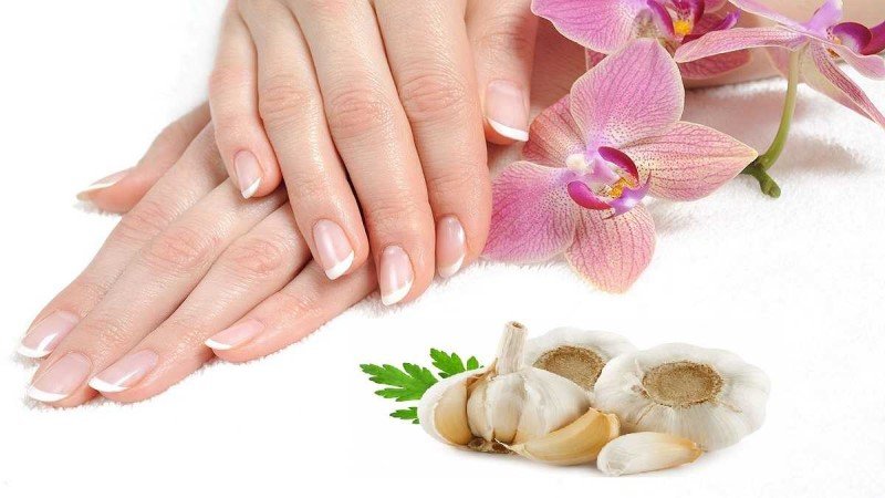 Dưỡng móng nhanh dài tại nhà bằng củ tỏi