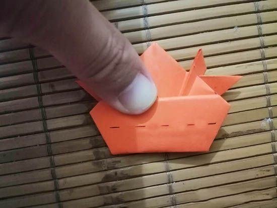 cách làm con ếch 25. Nếp gấp