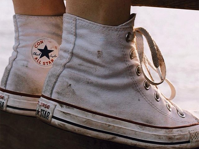 cách giặt giày Converse bị bẩn và ố vàng