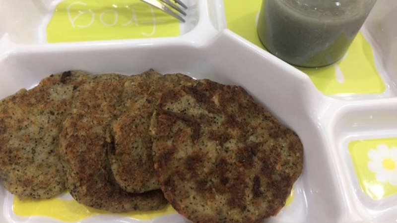 Bánh ăn dặm mè đen, yến mạch hạt quinoa mix chuối