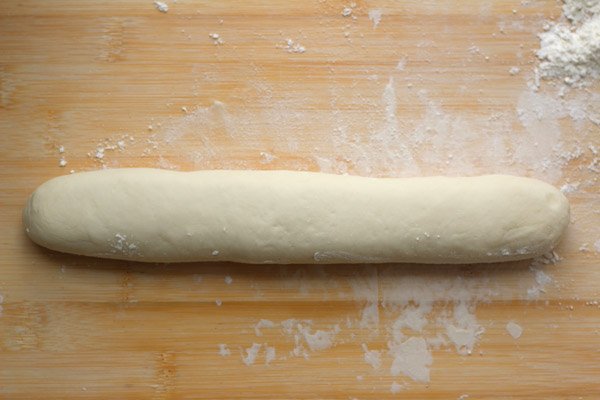 Cách làm bánh bao chay - lăn bột dài và tròn
