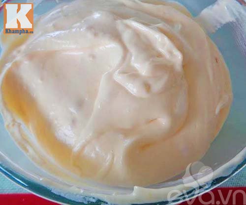 Cách làm bánh bông lan cuộn cam tươi - Hình 3