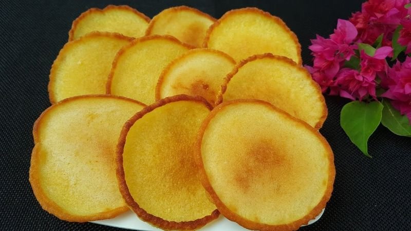 Bánh bột mì sữa đặc chiên vẫn giữ được độ mềm xốp bên trong