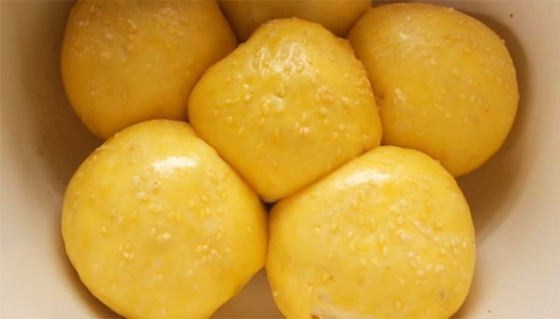 Bánh bột mì sữa đặc hấp nhìn rất xinh xắn và dễ thương