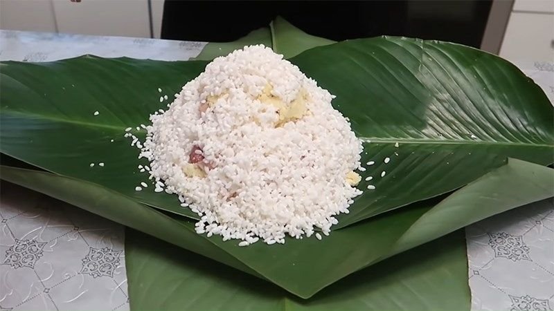 Thêm nhân vào bánh chưng