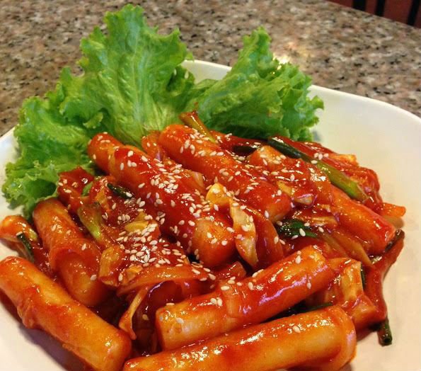 Cách làm bánh gạo cay Việt Nam kiểu xào