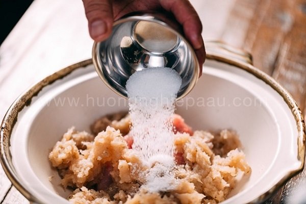 cách làm bánh giò tại nhà