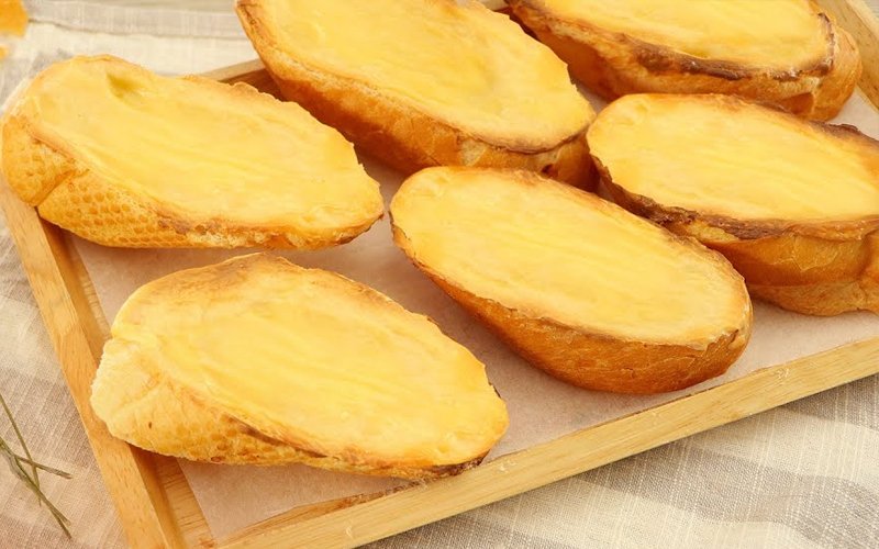 bánh mì nướng phô mai vàng