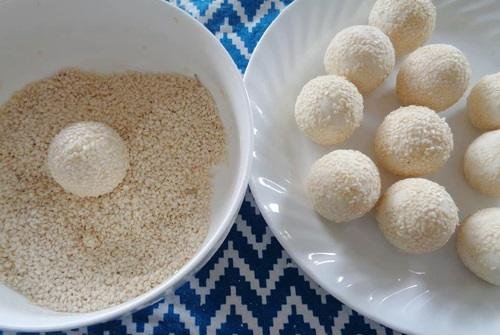 Cách làm bánh rán vừng đơn giản mà ngon tuyệt cú mèo 6
