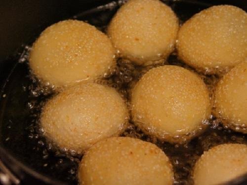 Cách làm bánh rán vừng đơn giản mà ngon tuyệt cú mèo 8
