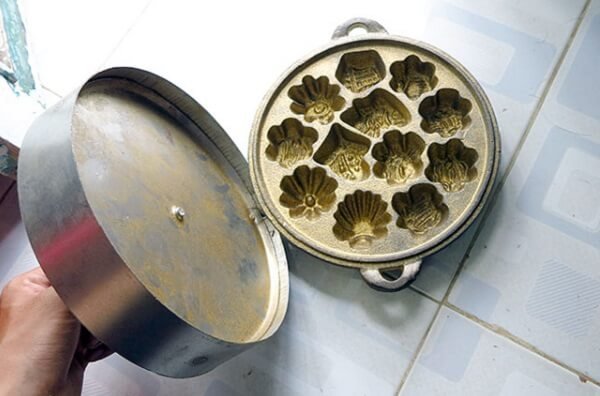 Chuẩn bị xửng và khuôn hấp bánh – khuôn bánh thuẫn