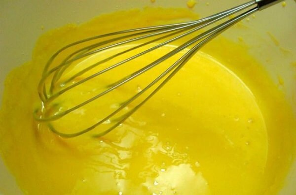 Bạn đánh đều và mạnh tay.