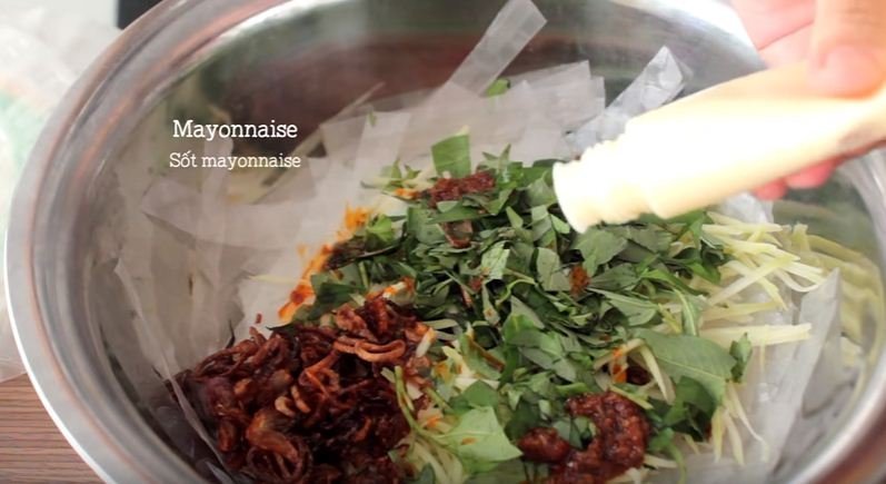 Cách làm bánh tráng trộn sốt mayonnaise béo ngon 11