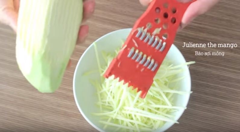 Cách làm bánh tráng trộn sốt mayonnaise béo ngon 5