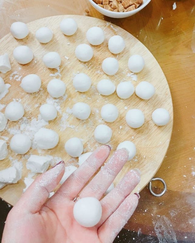 cach lam banh troi nuoc bang bot nang 3