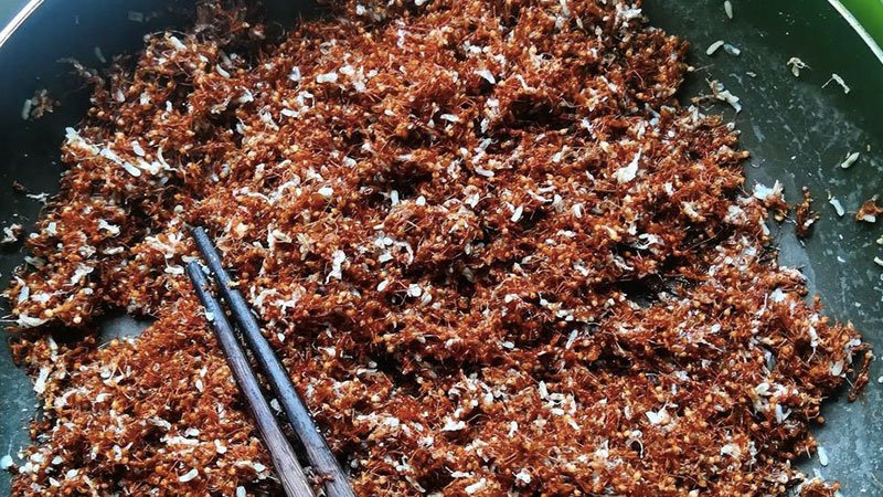 Làm muối kiến vàng Làm muối kiến vàng