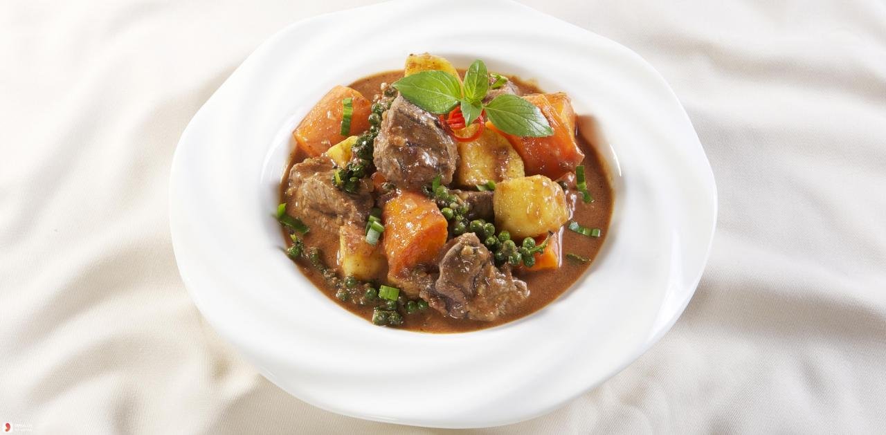 Cách làm bò nấu pate tiêu xanh 1