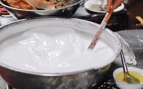 cách làm bột bánh cuốn truyền thống