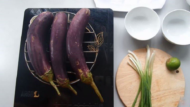 Nguyên liệu làm món cà tím nướng mỡ hành