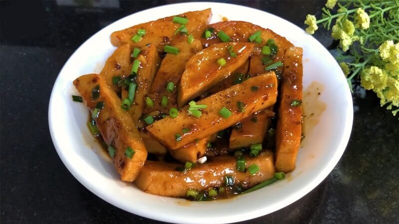 Chả mỡ kho tiêu, trứng cút, thịt heo Chả mỡ kho tiêu, trứng cút, thịt heo
