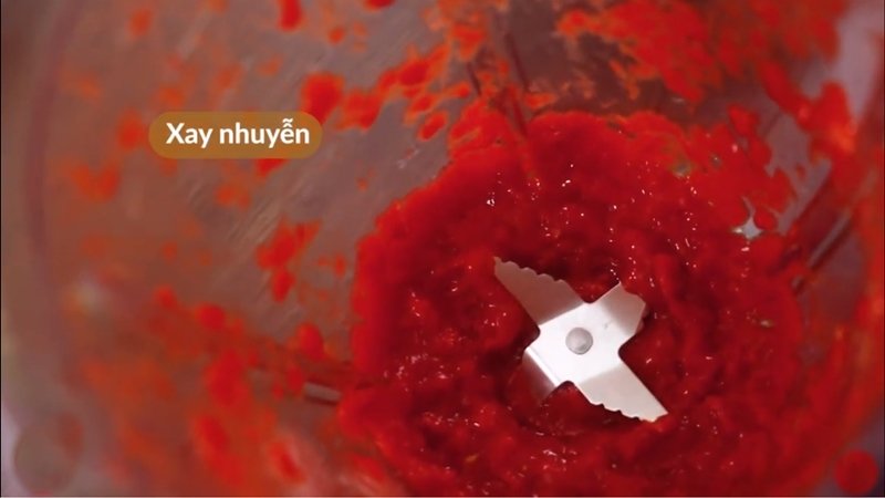 Xay nhuyễn thịt gấc Xay nhuyễn thịt gấc