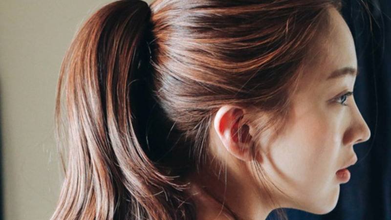 Tóc đuôi ngựa là kiểu tóc lý tưởng trong những lúc thời tiết oi bức