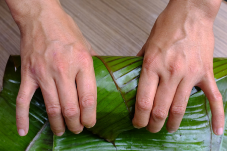 Cách làm giò thủ bằng tay truyền thống chuẩn ngon cho ngày Tết thêm ấm áp