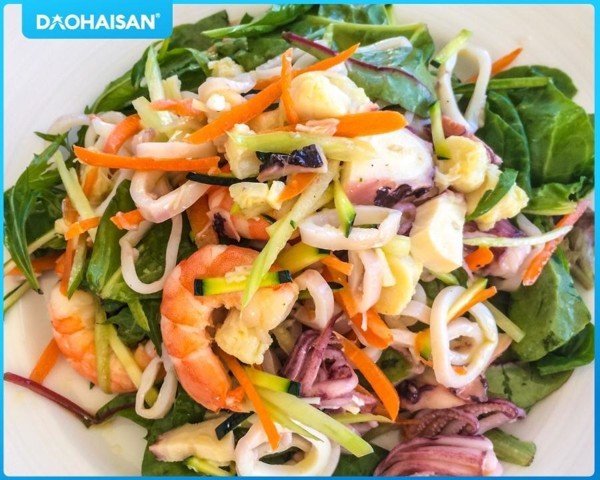 gỏi hải sản tôm mực