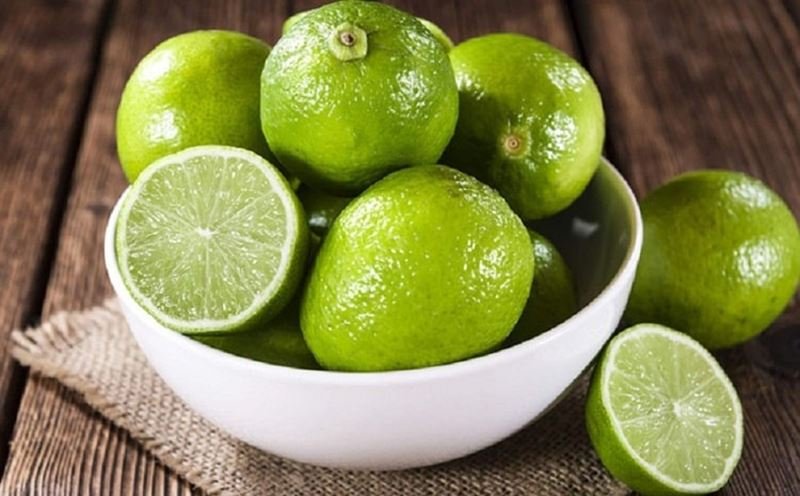 Sử dụng chanh tươi làm hồng vùng kín rất đơn giản