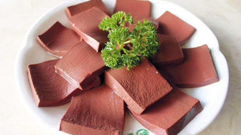 Huyết heo chín sẽ có màu nâu