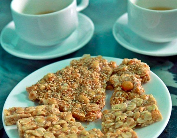 Cách làm kẹo lạc thơm giòn cực dễ tại nhà - cach lam keo lac