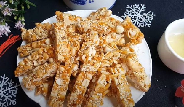 Cách làm kẹo lạc bằng mật ong ngon khó cưỡng